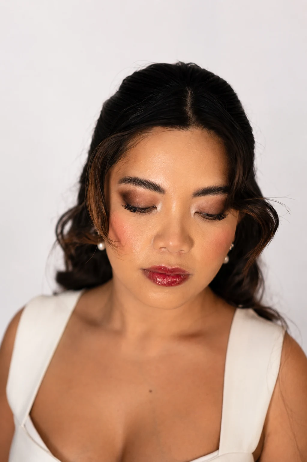 Alyann — Soft Glam Detail