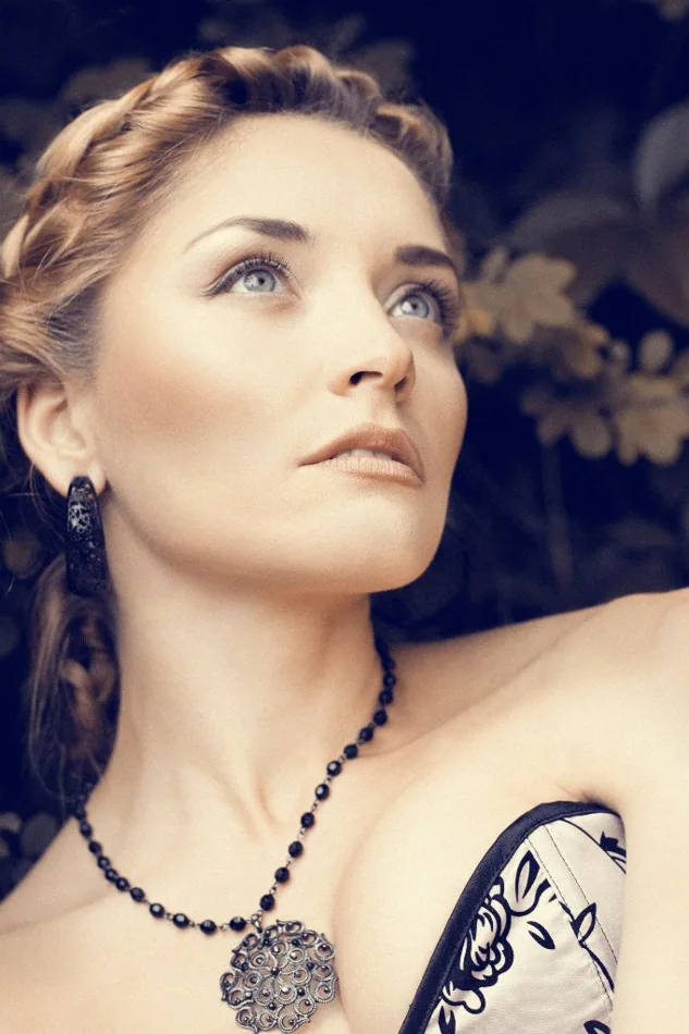 Olga Pokrovska special occasion makeup and hair portfolio photograph 7